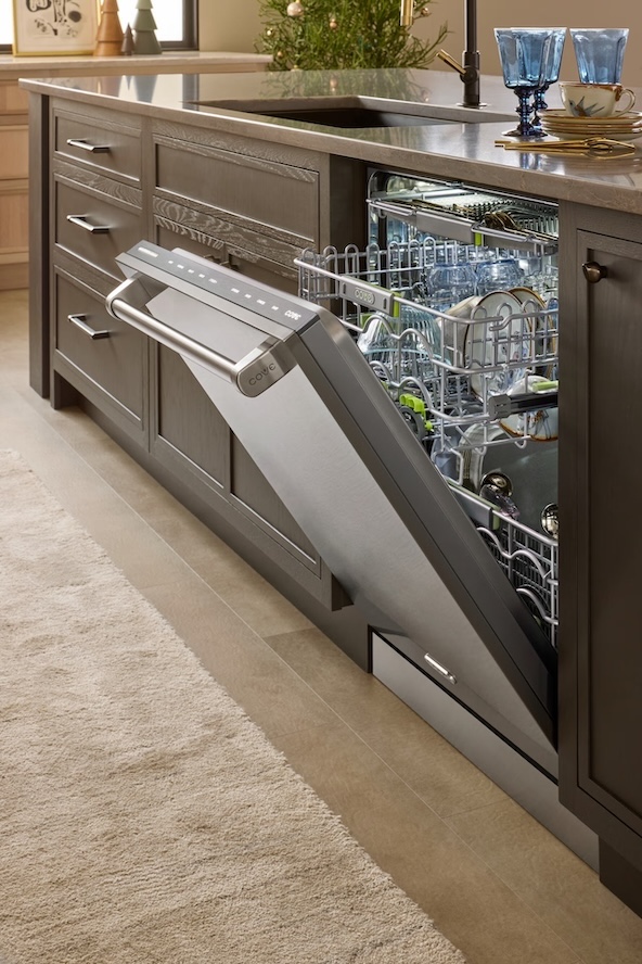 Dishwasher repair service in a Naples kitchen